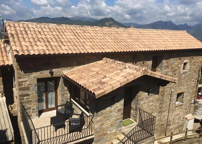 Bajo Pena Sanlorien El Pueyo de Araguás