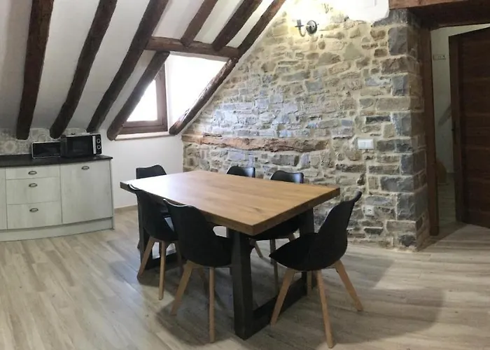 Bajo Pena Sanlorien El Pueyo de Araguás