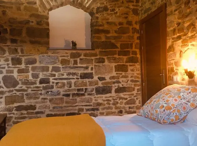 Bajo Pena Sanlorien Apartment El Pueyo de Araguas